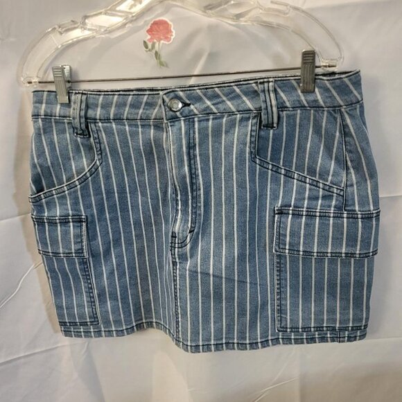 Venus, New, Women's White & Blue, Cargo Style, Mini Skirt, size 14 - Picture 1 of 8